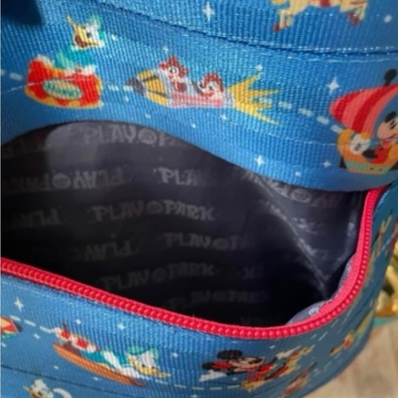 Harvey’s Play in the Park streamline crossbody bag. Euc/like new condition. - Picture 5 of 5